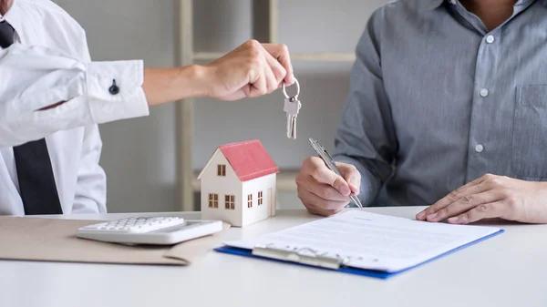 Business and Real Estate Lawyer for Secure Property Transactions