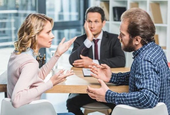 Common Legal Mistakes a Family Lawyer Can Help You Avoid